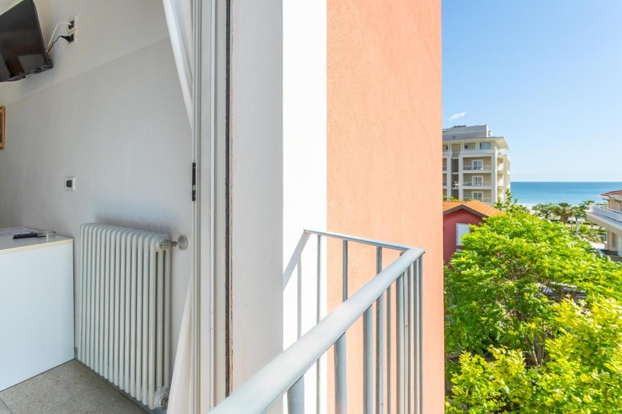 Hotel Selene Riccione Eksteriør bilde